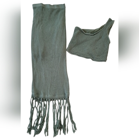 VETTA Green Knit Midi Skirt and Halter Top Set - Picture 6 of 8